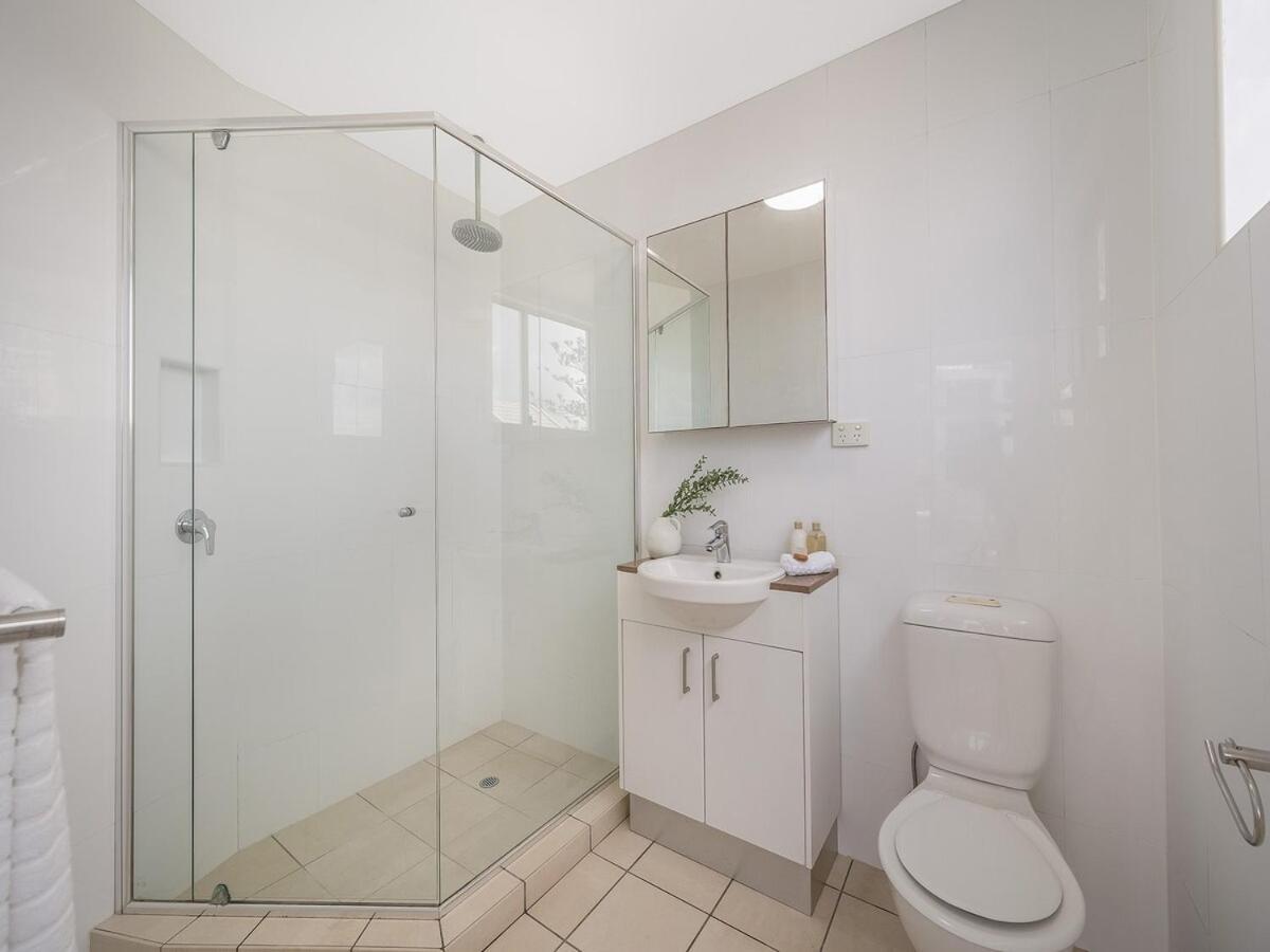 Unit 15 Monterey * Caloundra